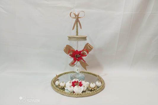 Hangable mirror tray