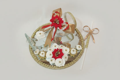 Hangable mirror tray